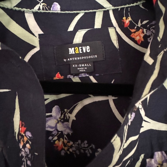 Maeve size XXS cropped shirt. Minimally worn. - Picture 2 of 3